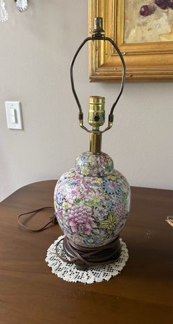 Porcelain, millefleur/Chinoiserie lamp