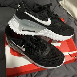 BRAND NEW IN BOX   BOX NOT IN GREAT SHAPE !!!! SNEAKERS IN PERFECT CONDITION Nike Air Max SYSTM - Black/White SIZE 10 women's  Never worn  