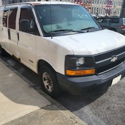 2005 Chevrolet Express 3500