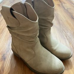 Girls Size 3 Boots 