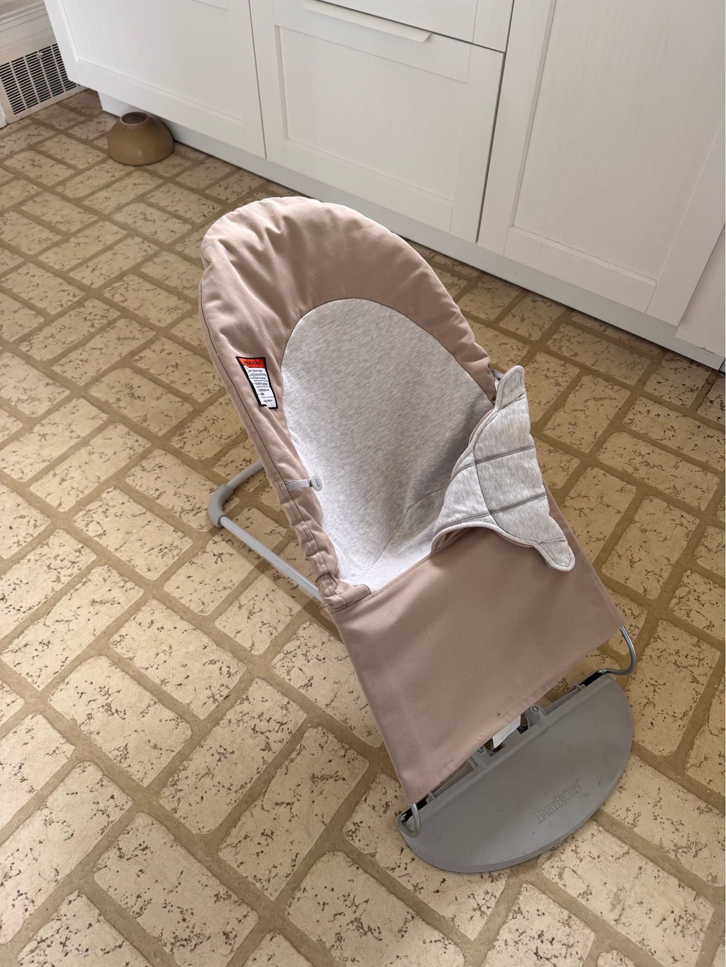 Baby bjorn bouncy chair