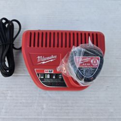 Milwaukee M12 12-volt Cp2.0ah Battery With Charger 