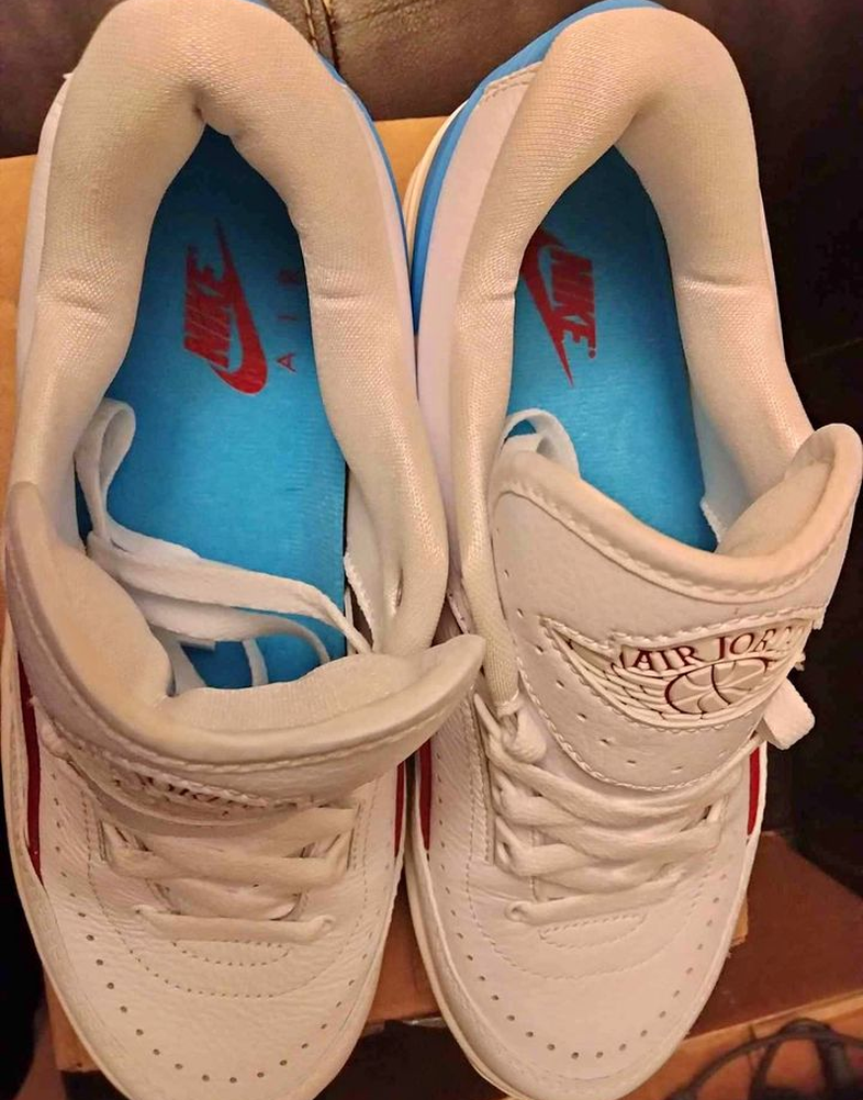 Women's Jordan 2 Low 'NC to CHI' sz. 7