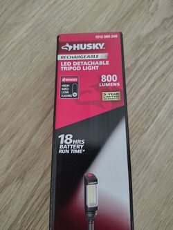 Huskey rechargeable tripod light 800 lumens