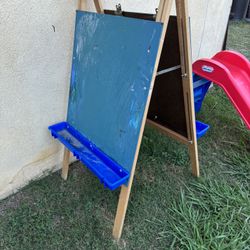 Kids Chalkboard/Drawing Easel