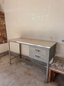 Free desk