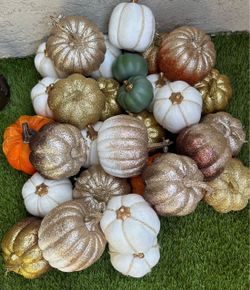DECORATION PUMPKINS