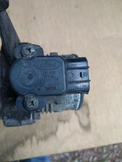Throttle body Ford mustang 2000