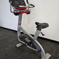 Star Trac 8 Series Upright Bike