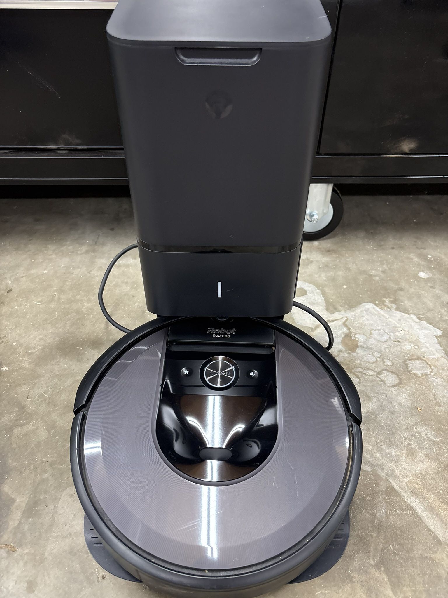 Roomba i7+
