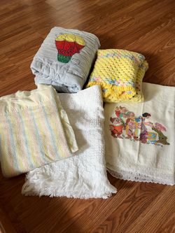 REDUCED !!!  5 Baby blankets in new condition. All for $15