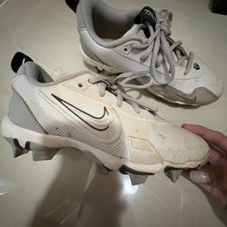 Nike Baseball Cleats Size 2.5  