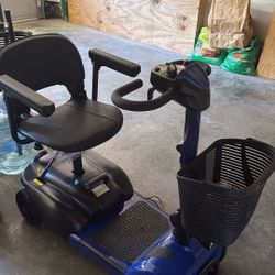 Electric Scooter (Like new) 