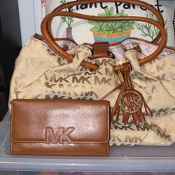 Michael Kors Purse With Wallet 