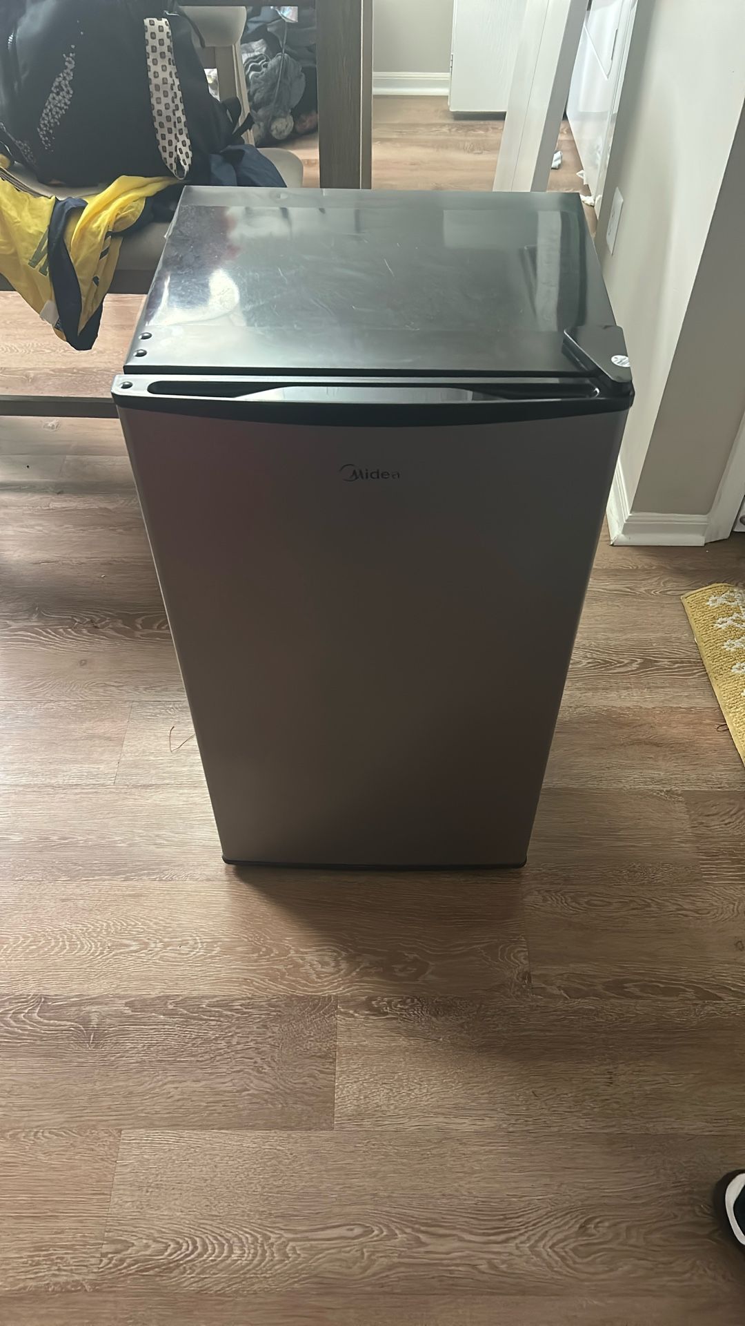 Refrigerator (Midea)