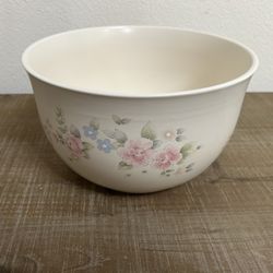 Pfaltzgraff  Tea Rose Large Serving Bowl. Excellent Condition 10” Diameter 8” Tall. Price Firm