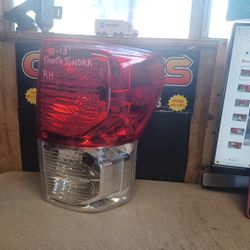 10 13 Toyota Tundra RH Tail Light OEM. 
