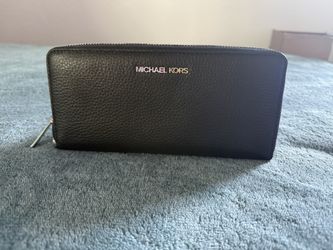 NEW Michael Kors Wallet