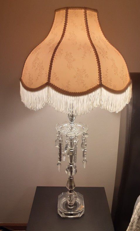 Vintage lead crystal lamp. 
