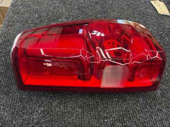 2020+ Chevy Silverado 3500HD Dually Driver LH Tail Light OEM (contact info removed)4