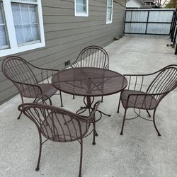 Mesa De Metal Con 4 Sillas 🪑 