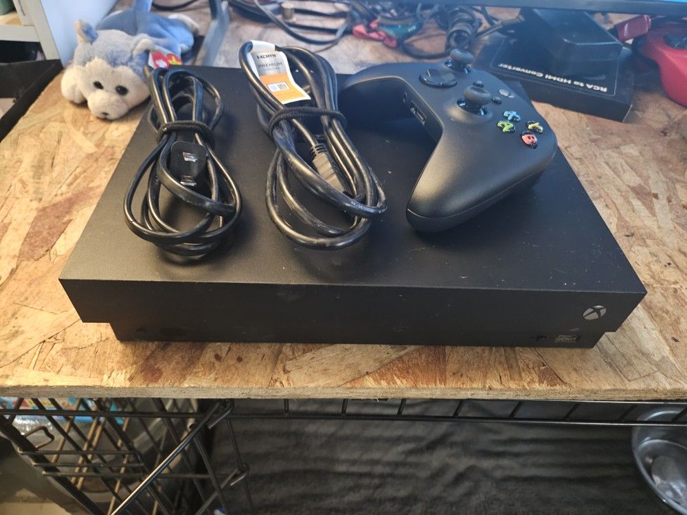 Xbox One X 1TB