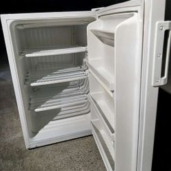 Medium Refrigerator 