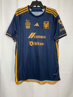 Tigre’s Andre Pierre gignac size xl Mens