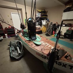 Bote Aero Rover w/ 6hp Suzuki 4 stroke, trolling motor and more.