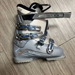 Salomon Irony Breeze Thermic Fit Ski Boots Size 22.5 Or 5.5/6 Womens 