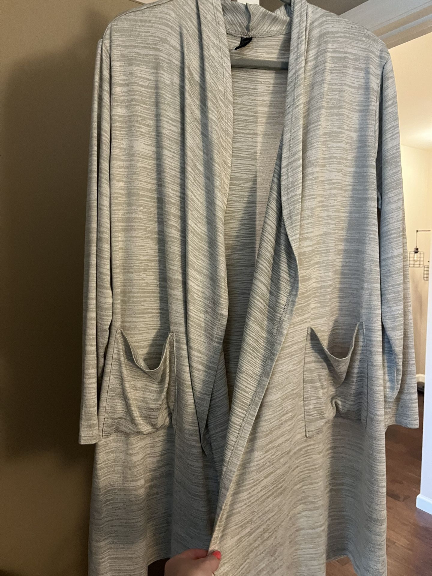 32 Degree Heat. Long Cardigan With Pockets.  Large