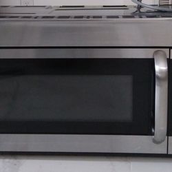 Frigidaire Stainless Steel  Over The Range Microwave 1.8 Cu Ft