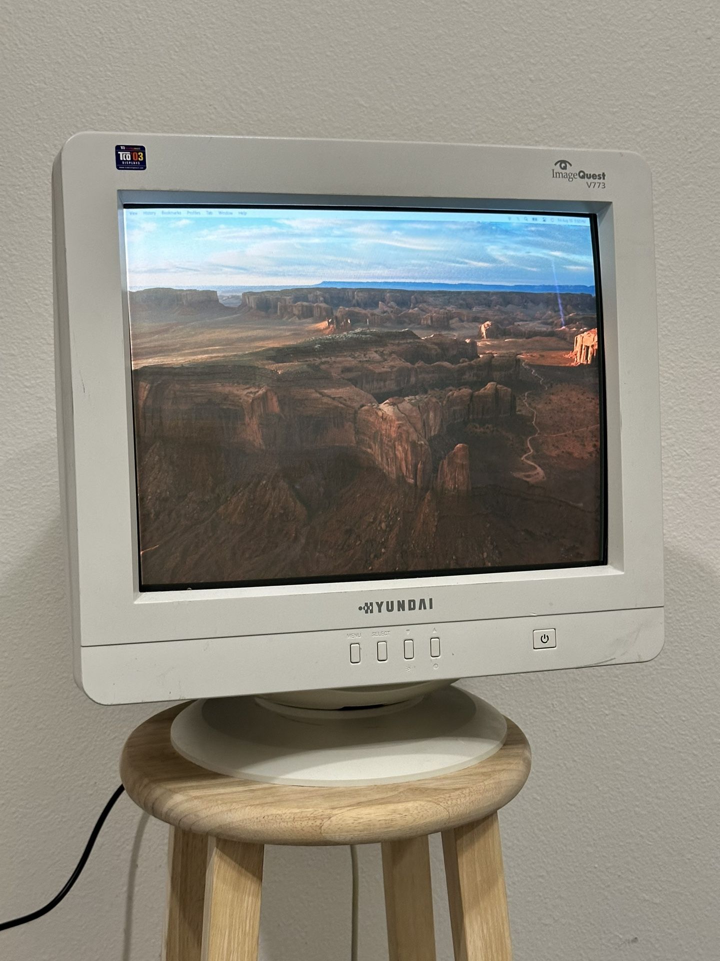 Hyundai ImageQuest V773 17” 70KHz VGA CRT 2004 Vintage Retro Gaming Monitor