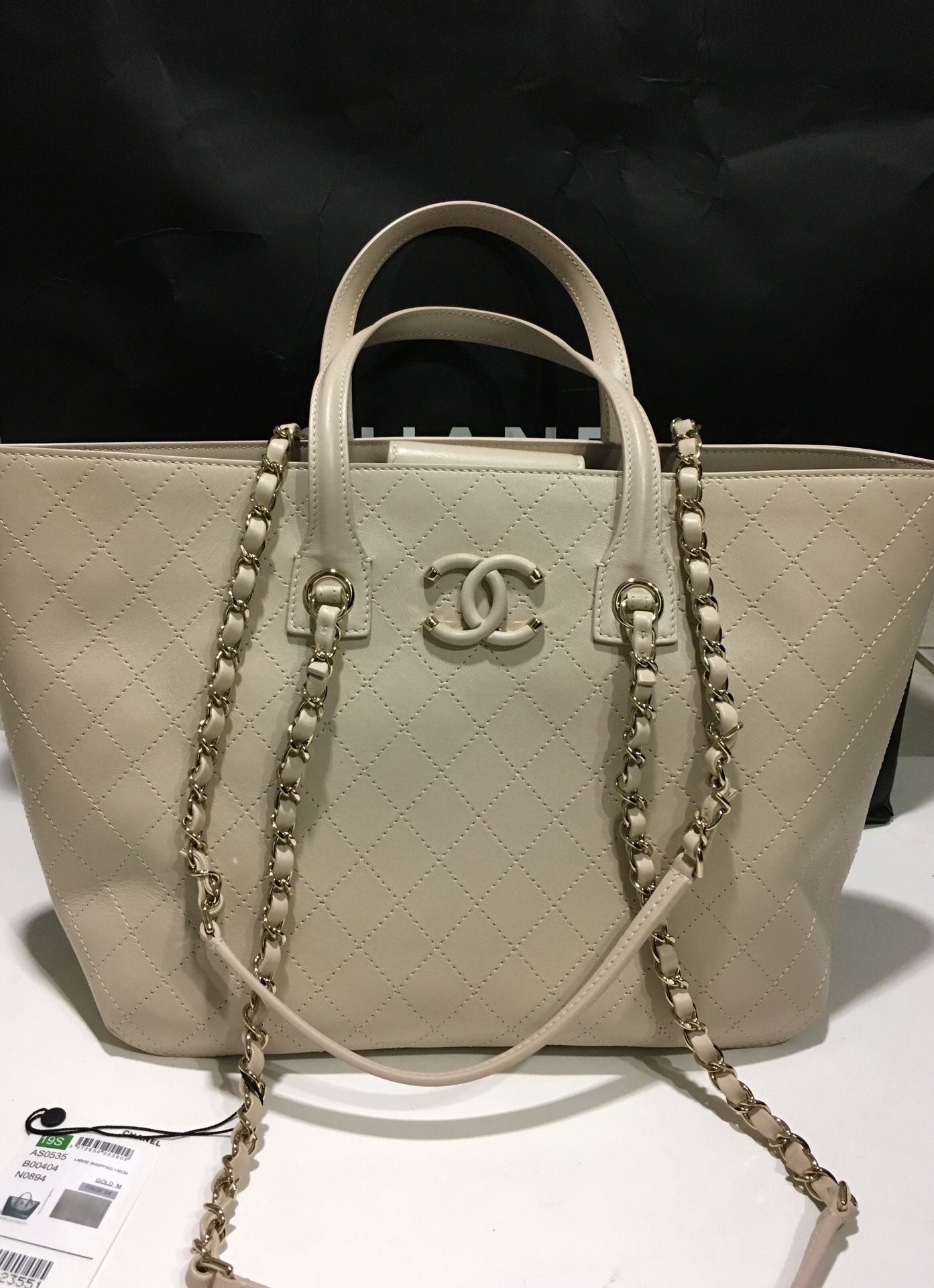 Chanel authentic bag medium