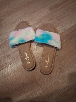 Jynx Tie-Dye Fuzzy Slide Sandals Size 8