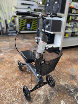 BODYMED PREMIUM KNEE WALKER NEW