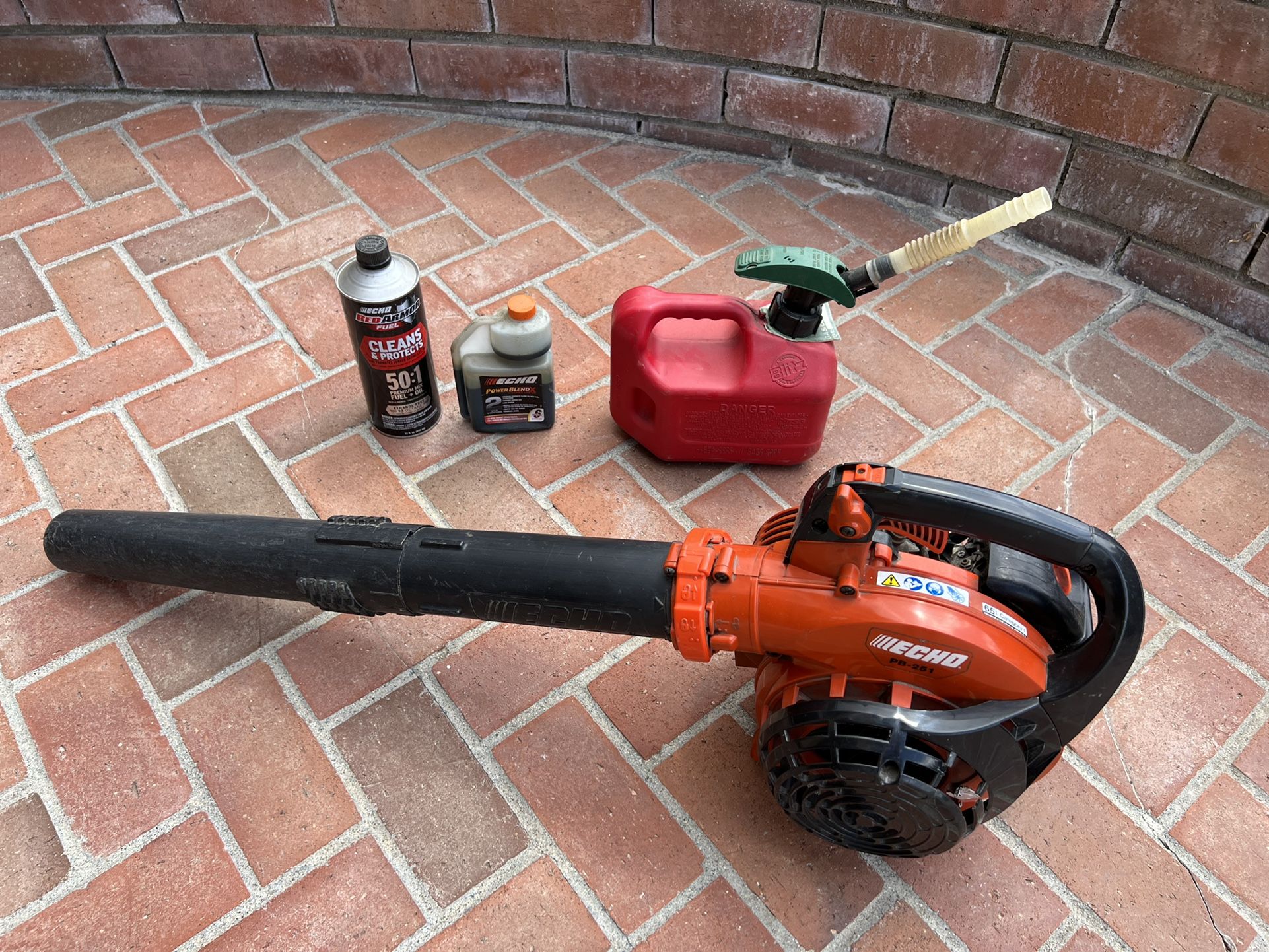 Gas Powered Echo Leaf Blower
