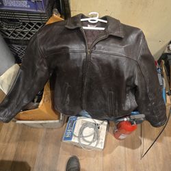 LEATHER BOMBER JACKET