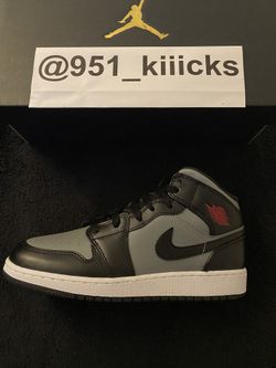 Jordan 1 Mid. Size 7Y