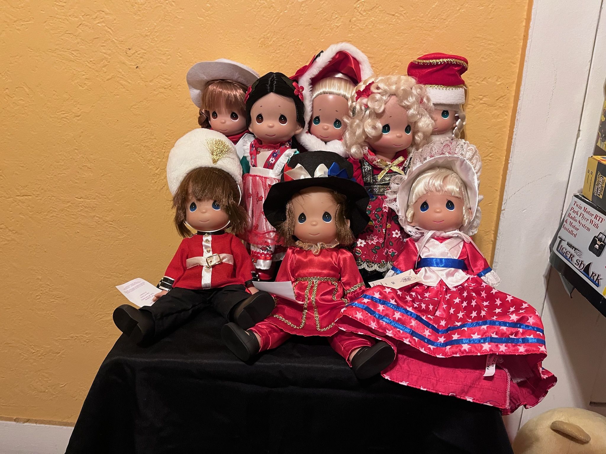 Lot of 8 Precious Moments collectible dolls by Linda Rick