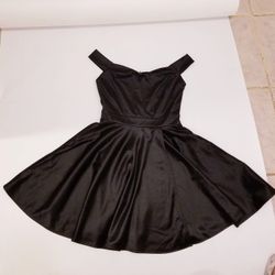 Dress Mini in Black Windsor BRAND NEW (SIZE S)