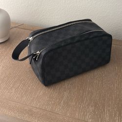 Louis Vuitton Men’s Bathroom bag