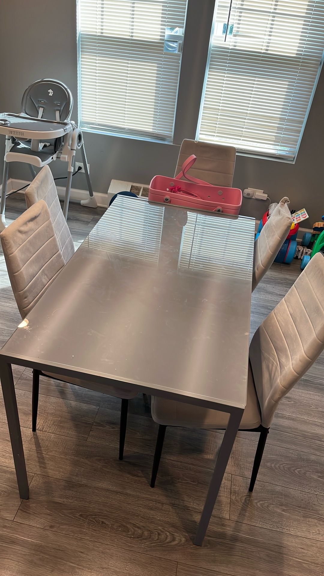 Table With Chairs 