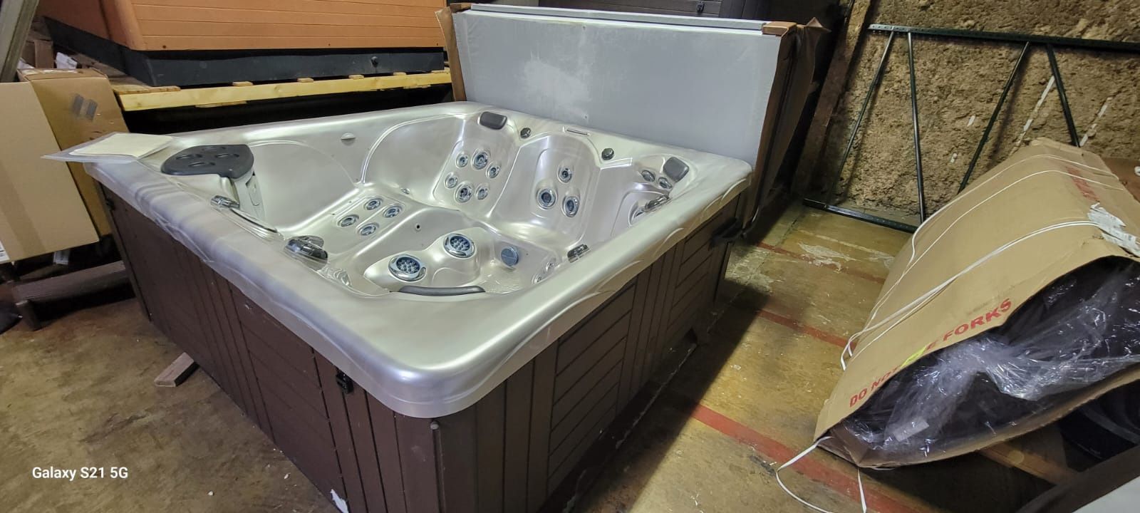 Hot tub