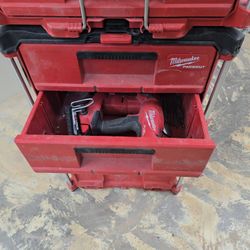 lost Milwaukee packouts and tools