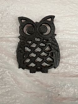 Vintage Cast Iron Owl Trivet, 4”x3”  Thumbnail