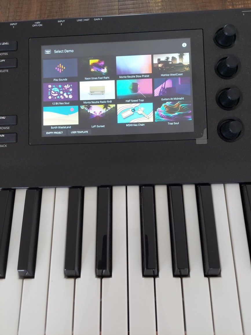 AKAI MPC 61 KEY