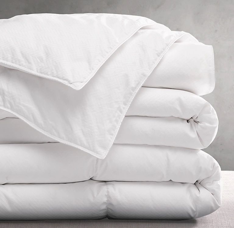ULTRA-LUXE 800-FILL-POWER EUROPEAN GOOSE DOWN COMFORTER