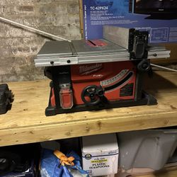 Milwaukee Table Saw M18. 2736-20