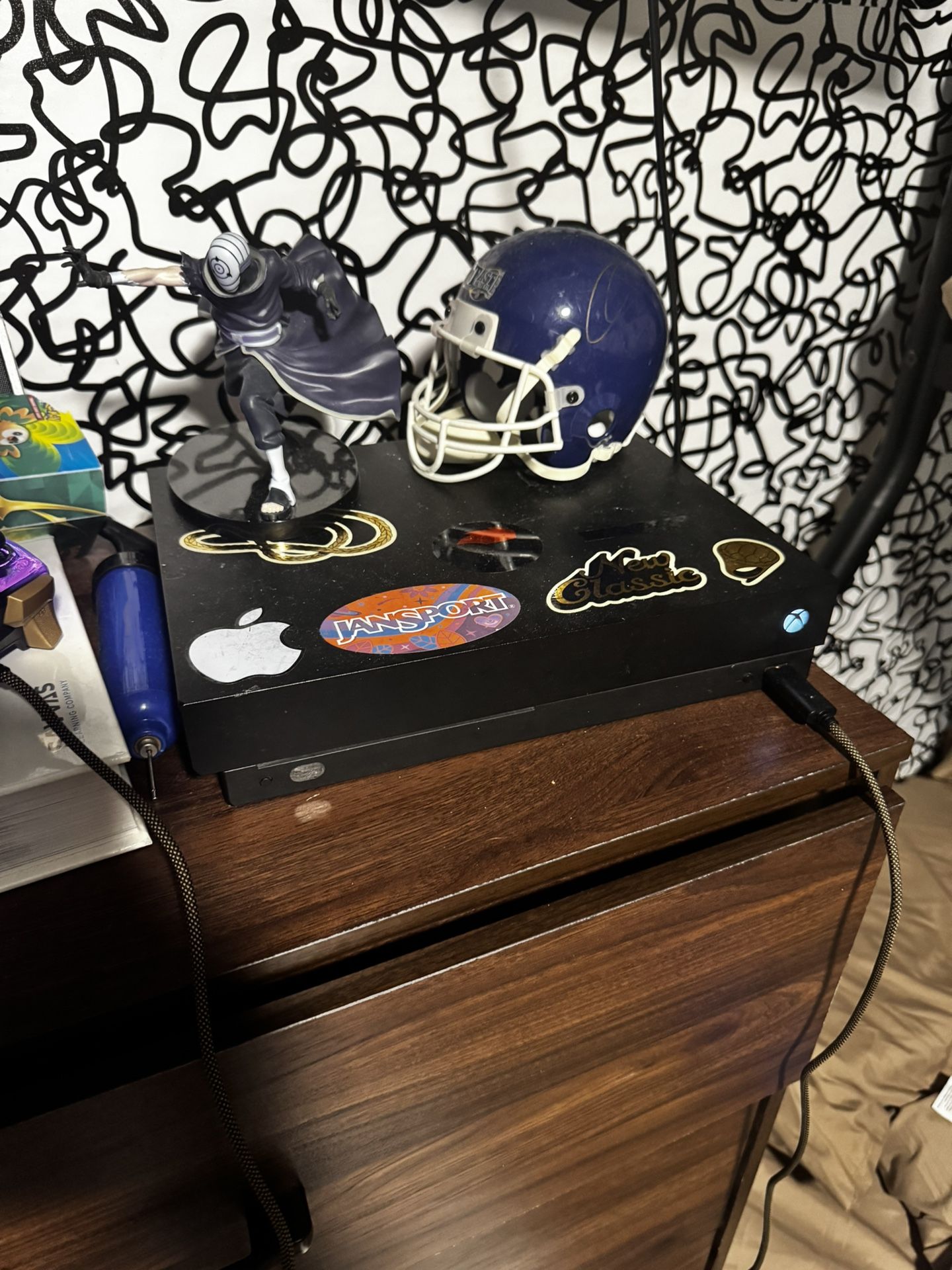 Xbox One X (READ DESCRIPTION)